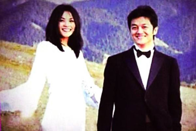 时光倒流探寻李亚鹏早期女友照片，爱情初章揭秘